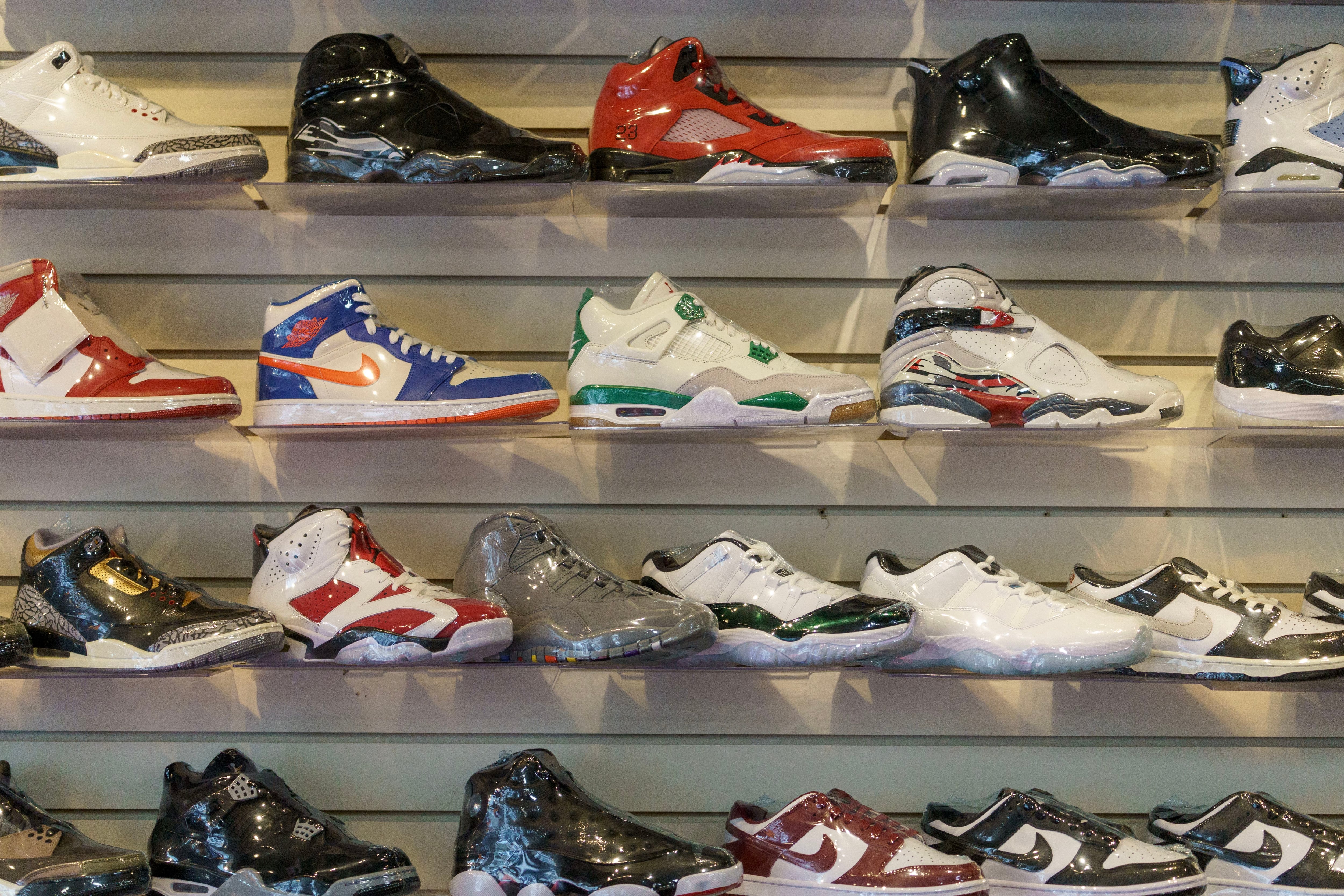 Nike Factory Store - Shop - Shoe in Greenwich , Greenwich - Enjoy