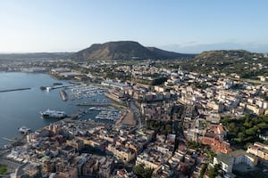 Italy's Campi Flegrei supervolcano is stirring. Could this seismic giant soon erupt? - OPB